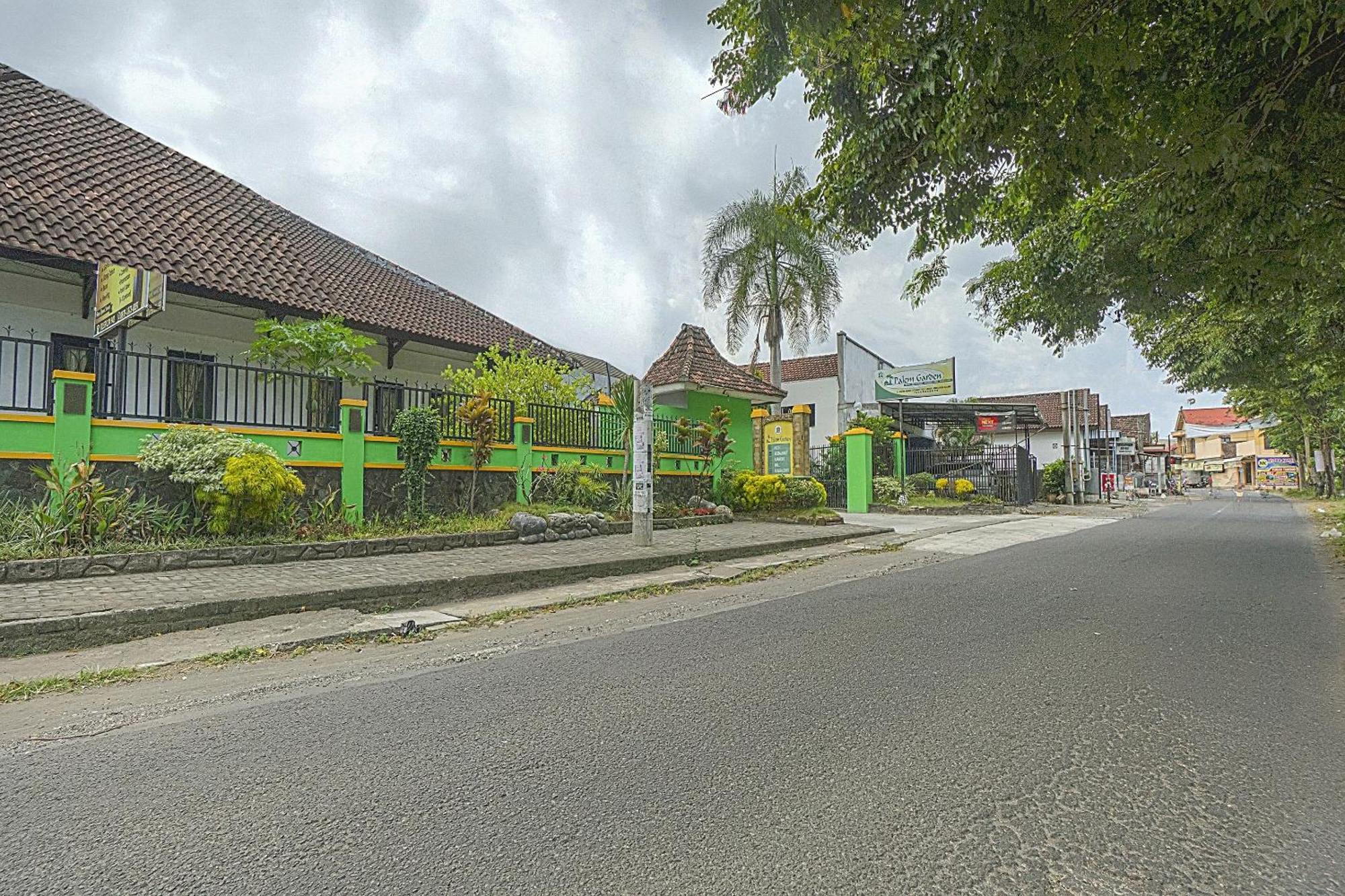 Oyo Life 90589 Palem Garden Hotel Tulungagung Exterior foto