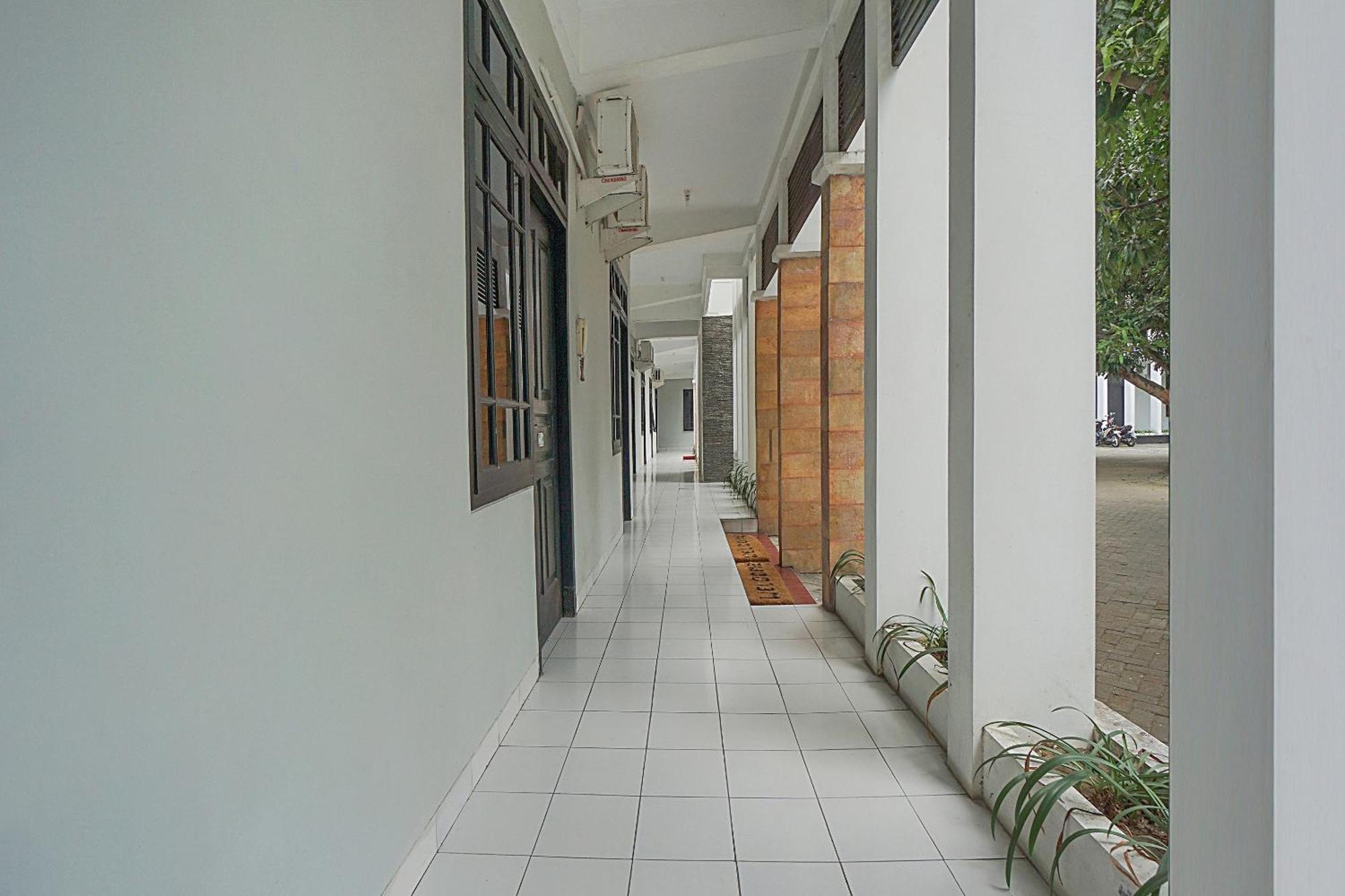 Oyo Life 90589 Palem Garden Hotel Tulungagung Exterior foto